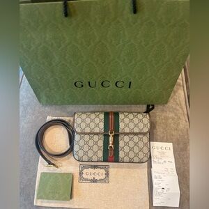 Authentic Gucci Beltbag with removable belt.